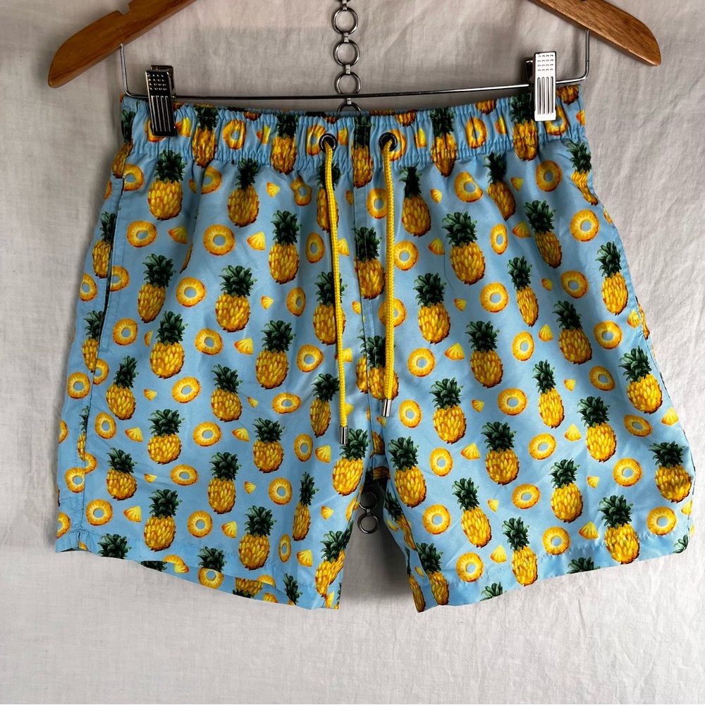 Franks Mens Medium Swim Shorts Pineapple Sky All Over Print Mesh Lined Trunks M